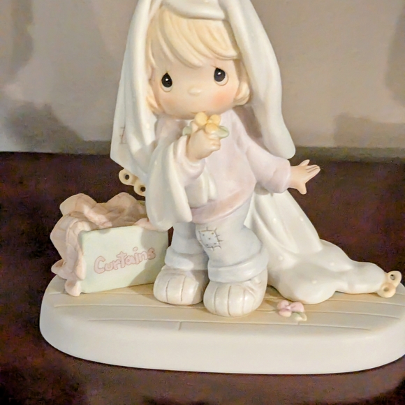 Charming "June" Precious Moments Figurine In Excellent Condition. - Picture 1 of 9
